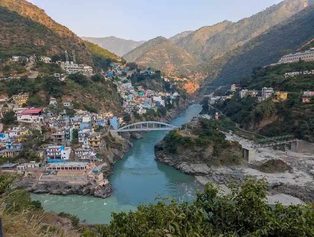 Devprayag, Uttarakhand A picture of the point of confluence of rivers Alaknanda and Bhagirathi, Devprayag, Uttarakhand