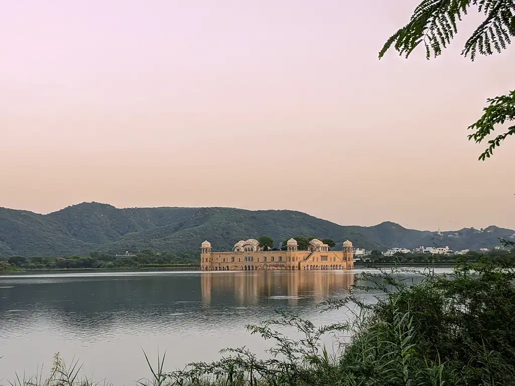 Jal-mahal-palace-Jaipur-Rajasthan